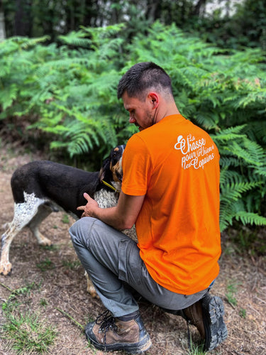 T-shirt "La chasse pour le chien et les copains" - Orange (Logo blanc)